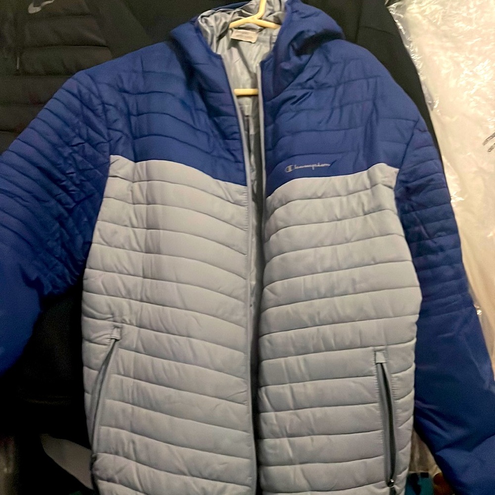 Men’s size xxl Champion jacket. NWT clean in and out.